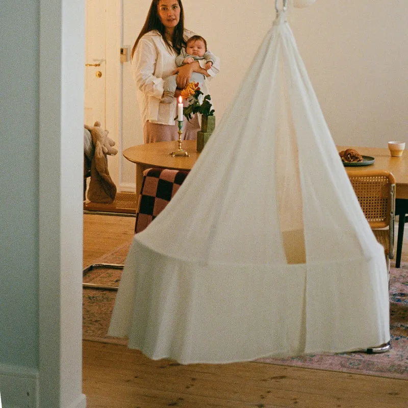 Membantu Baby Cradle Nature