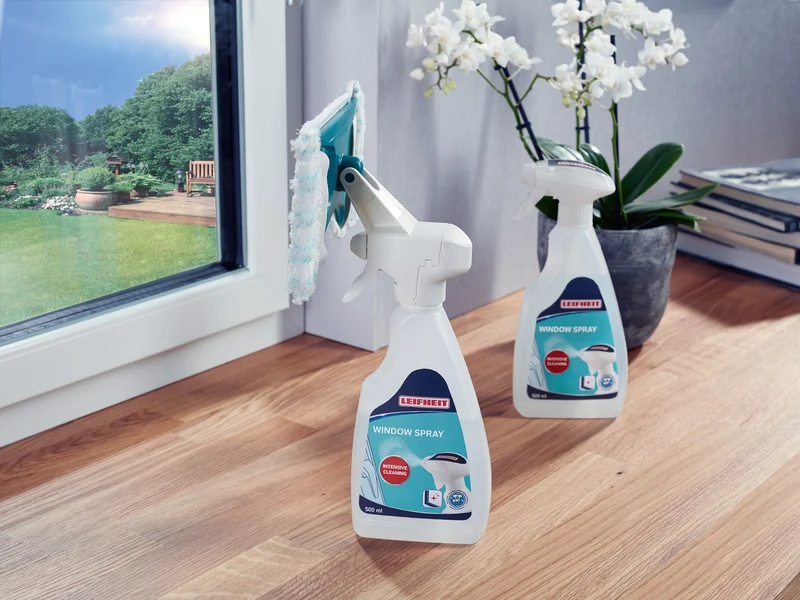 Fönsterspray med Trasa Micro Duo