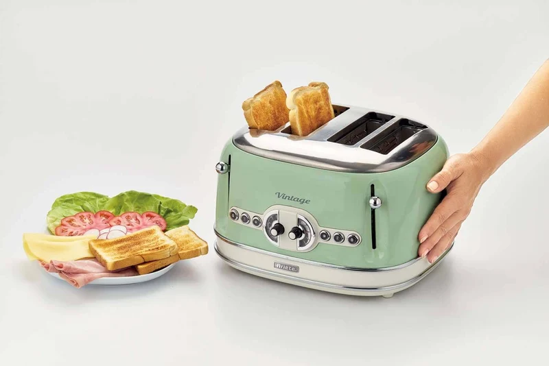 Ariete Vintage 4-Slice Toaster - Classic & Practical